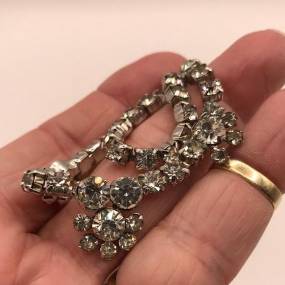 Vintage Garne Jewelry Rhinestone Necklace paired with Stud Earrings - Picture 8 of 10